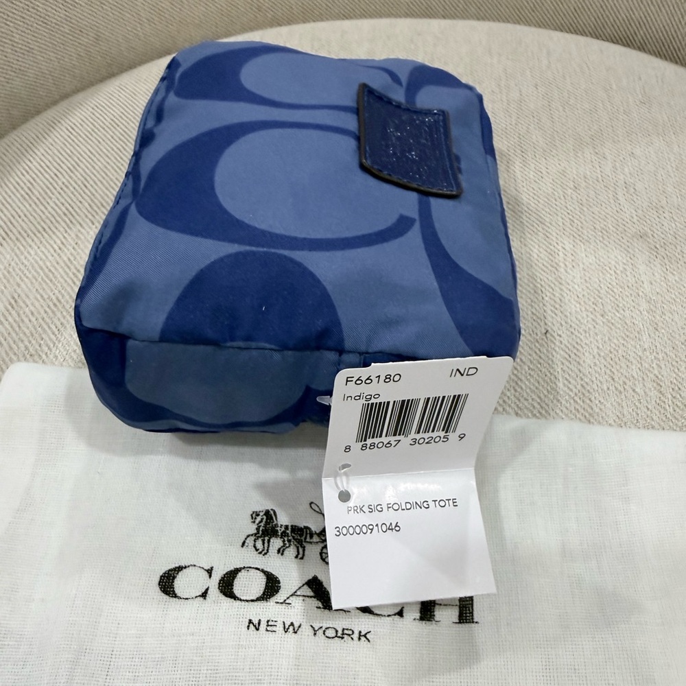 Coach Poppy Blue Signature Tote